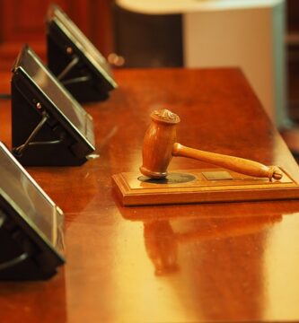 Cómo consultar información sobre juicios penales en Chile